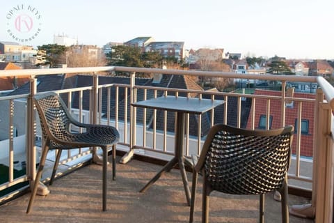 Les Sirènes Contentes - 300 m Plage - Terrace - 2 bedrooms & cabin area Cabin in Bray-Dunes