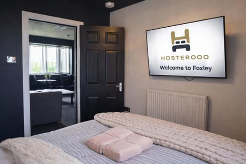 Foxley - Contractor 4-bed with parking & WIFI by Hosterooo House in Widnes