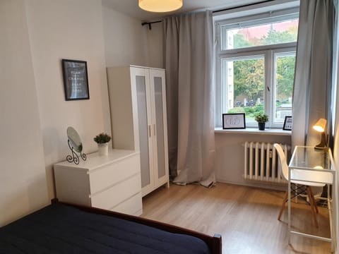 W Centrum Pokoje Świętojańska 135 Vacation rental in Pomeranian Voivodeship