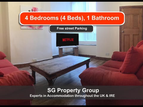 Communal lounge/ TV room, TV and multimedia, Living room, Seating area, Evening entertainment