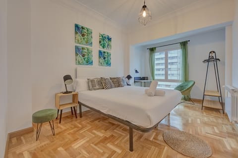 Bed, Photo of the whole room, Bedroom