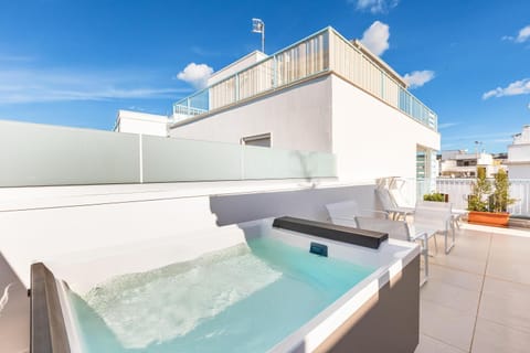 Patio, Hot Tub
