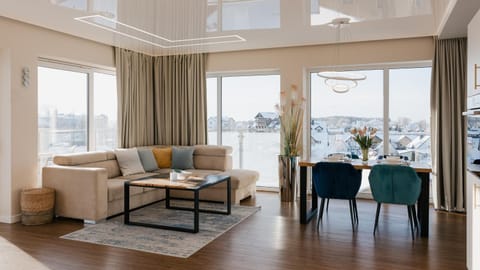 Living room, Seating area, Dining area
