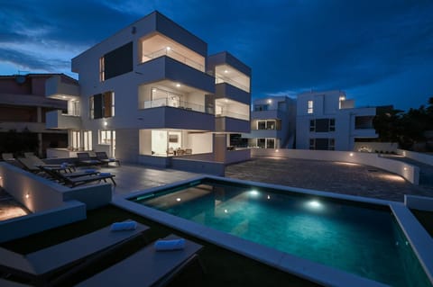 Property building, Swimming pool
