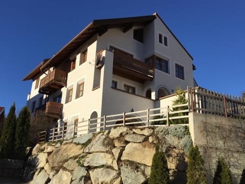 Facade/entrance, Mountain view