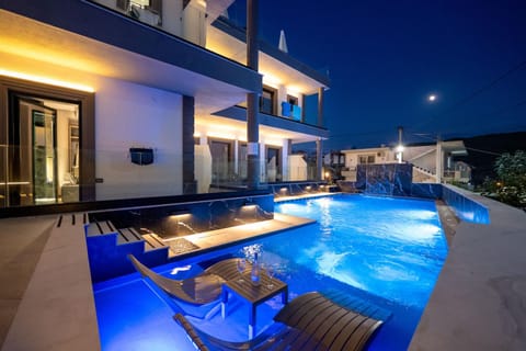 Property building, Swimming pool