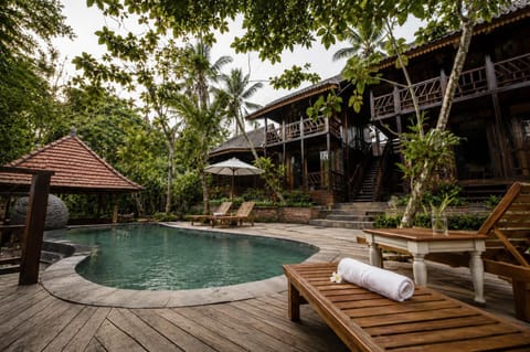 Property building, Swimming pool