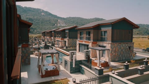 Property building, Natural landscape, Balcony/Terrace