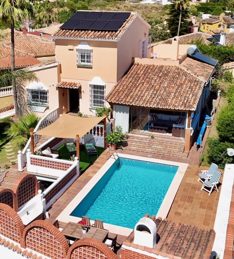 Property building, Balcony/Terrace, Swimming pool