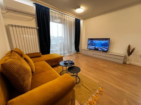 Communal lounge/ TV room, TV and multimedia, Living room, Seating area, Evening entertainment, heating, air conditioner