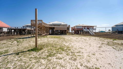 The Anchored Lighthouse - 2630 Bienville Blvd House in Dauphin Island