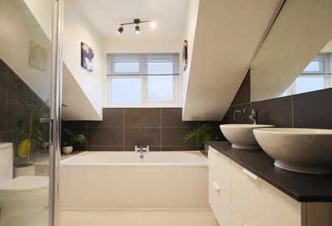 The Retreat One Bedroom Cottage Apartment in Portishead