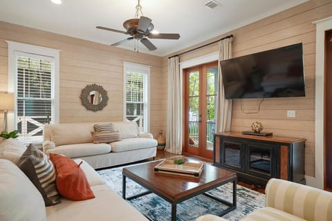 Ocean 52 - 30A Home in WaterColor Near the Beach & Pet Friendly House in Seaside