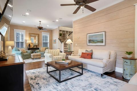 Ocean 52 - 30A Home in WaterColor Near the Beach & Pet Friendly House in Seaside