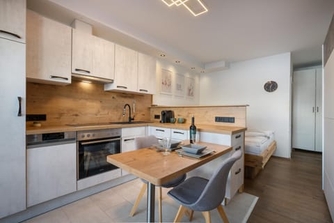 Kitchen or kitchenette, Dining area, dishwasher, oven, stove