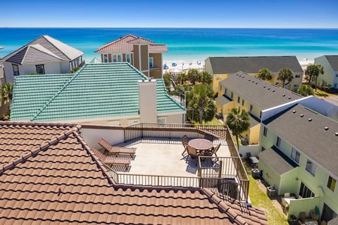Paradise Found - Huge Home with Views of the Gulf, Rooftop Deck, Private Pool & Hot Tub House in Destin
