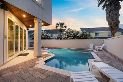 Paradise Found - Huge Home with Views of the Gulf, Rooftop Deck, Private Pool & Hot Tub House in Destin