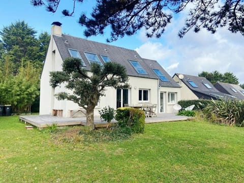 Property building, Day, Garden, Garden view