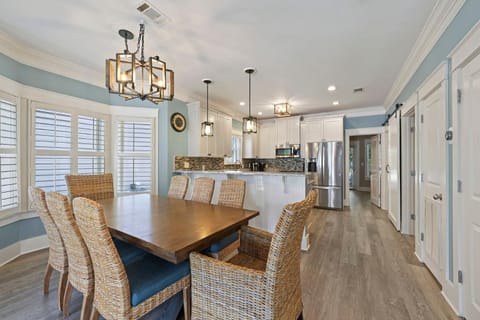Southern Charm - Luxury Vacation Rental Near the Beach with Community Pool & Amenities House in Rosemary Beach