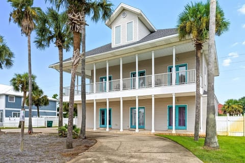 Southern Jewel - Vacation Home Near the Beach with Private Pool & Outdoor Space House in Destin