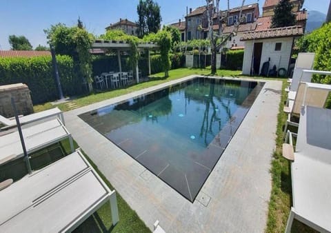 Garden, Swimming pool, sunbed