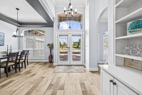 Sunce of Destiny - Vacation Home in Gated Community Near the Beach with Hot Tub & Shared Pool House in Destin