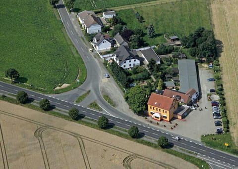 Property building, Garden, Area and facilities, Parking