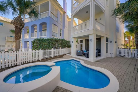 The Hummingbird - Lakefront Vacation Home with Private Pool & Water Views House in Destin