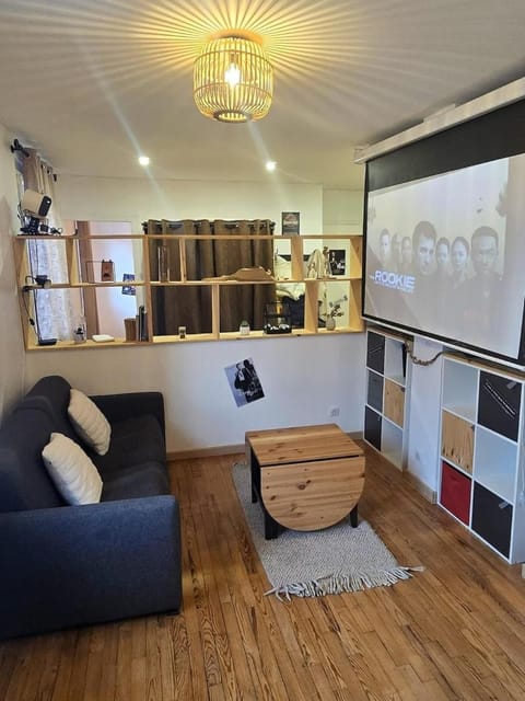 Le 7ème Art Apartment in Le Mans