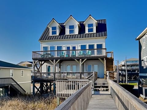 Shore Is Something House in North Topsail Beach