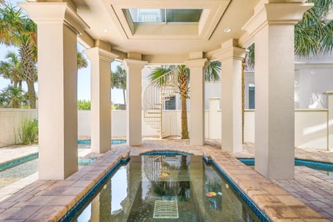 Turtle Tracks - Gulf Views with Private Pool, Spa Tub & Game Room House in Destin