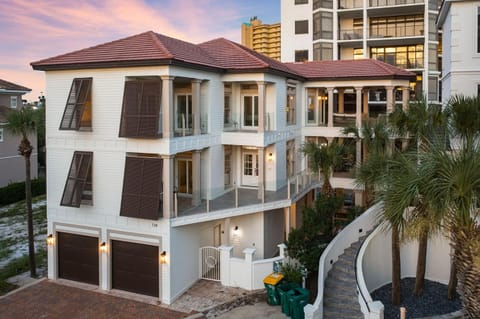 Turtle Tracks - Gulf Views with Private Pool, Spa Tub & Game Room House in Destin