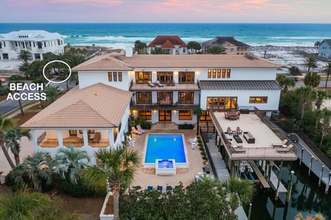 Villa Blanco - Huge Waterfront Home in Destin Near the Beach with Large Private Pool & Theater House in Destin