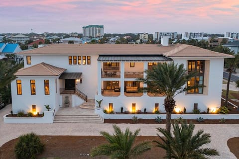 Villa Blanco - Huge Waterfront Home in Destin Near the Beach with Large Private Pool & Theater House in Destin
