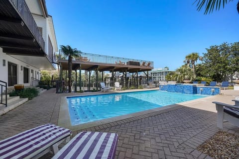 Villa Blanco - Huge Waterfront Home in Destin Near the Beach with Large Private Pool & Theater House in Destin
