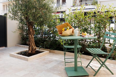 Patio, Garden, Balcony/Terrace