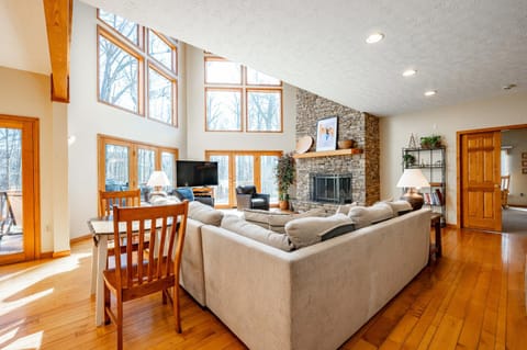 Waterfront Chateau House in Deep Creek Lake