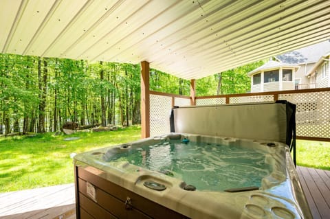 Waterfront Chateau House in Deep Creek Lake