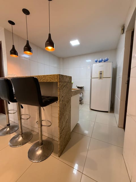 Kitchen or kitchenette, minibar, oven