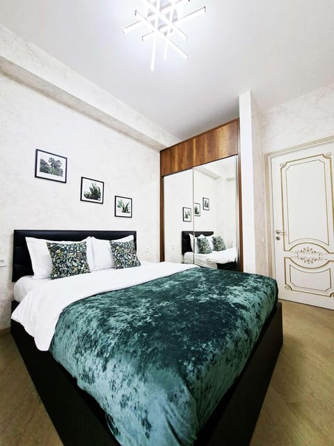 Bed, Bedroom, wardrobe