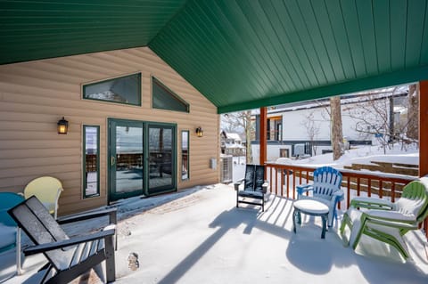 Alpine Retreat House in McHenry