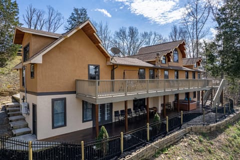 Hoop Dreams Lodge House in Sevierville