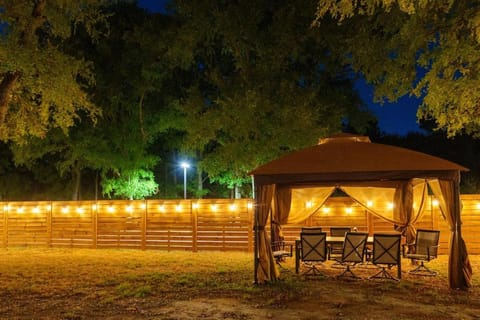 Night, Garden