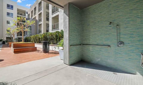 Modern 2BR at the Huxley Prime West Hollywood Location Apartment in West Hollywood