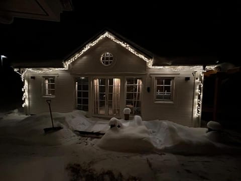Property building, Night