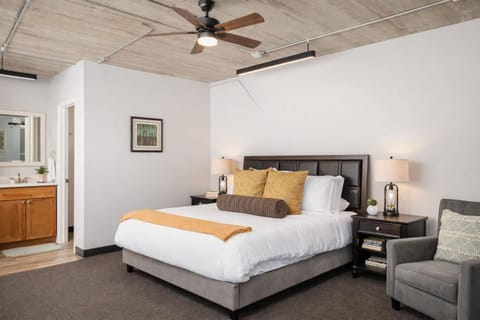 Charming Appleton Condo Downtown Modern Loft House in Appleton