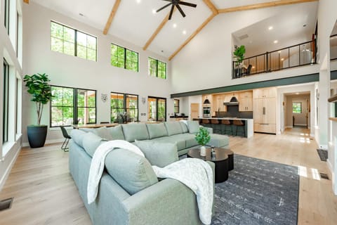 Villa Del Sol House in Deep Creek Lake