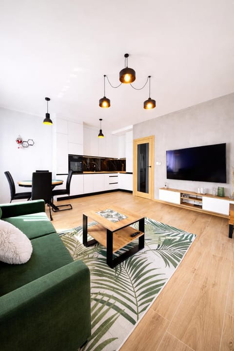 Communal lounge/ TV room, TV and multimedia, Living room, Seating area