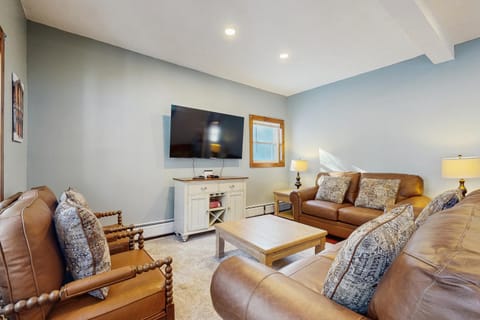 Plum Rose Carriage House House in Ludlow