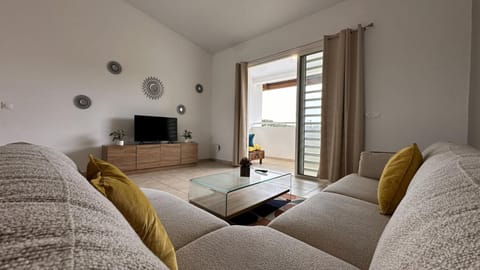 Communal lounge/ TV room, Living room, Seating area
